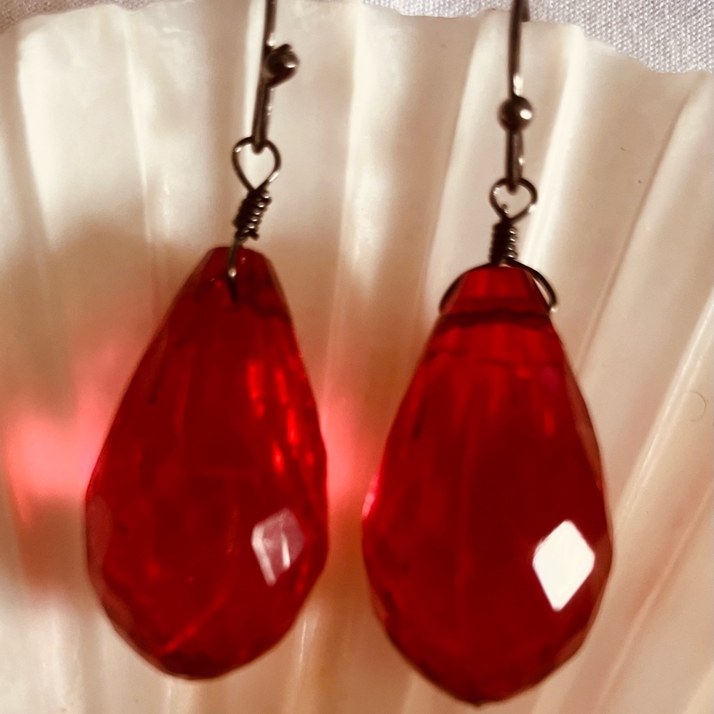 Vintage Crimson Teardrop Pear Shaped Earrings.